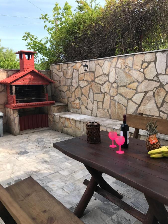 Rena Apartments Аспровалта Екстериор снимка