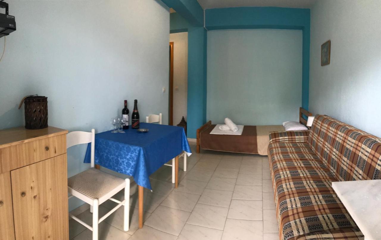 Rena Apartments Аспровалта Екстериор снимка