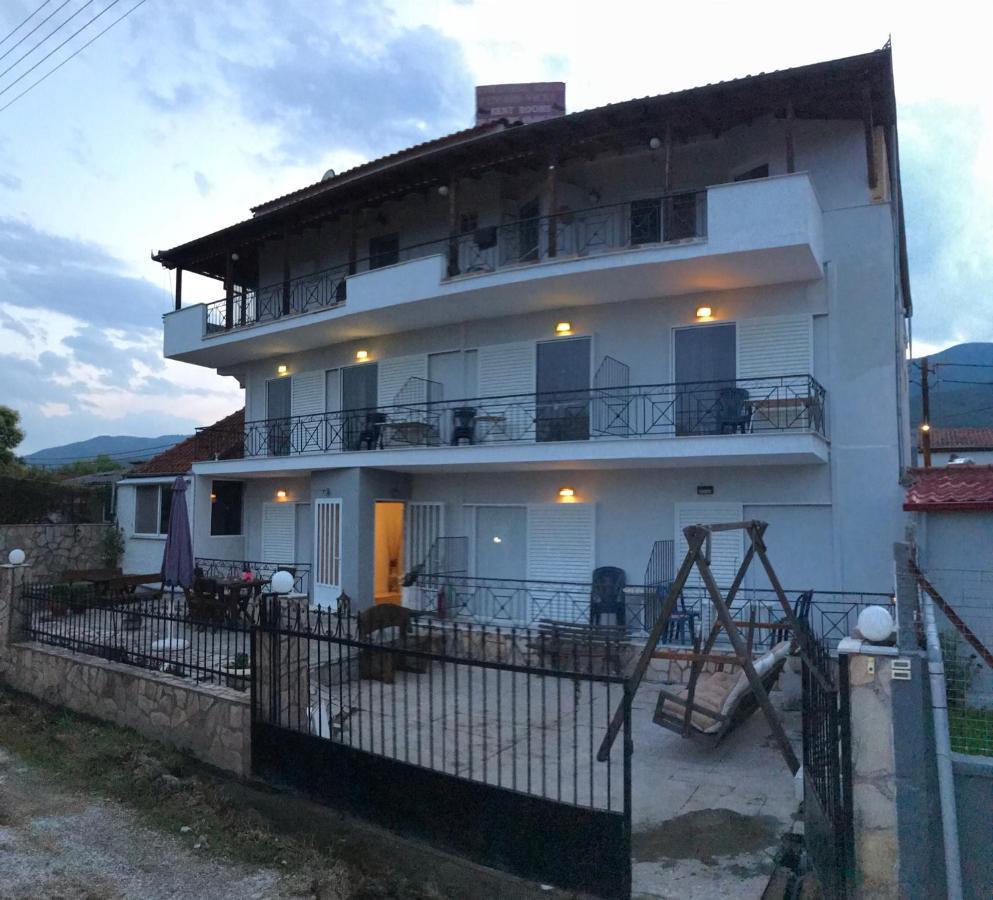 Rena Apartments Аспровалта Екстериор снимка