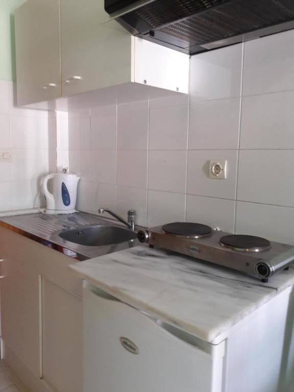 Rena Apartments Аспровалта Екстериор снимка