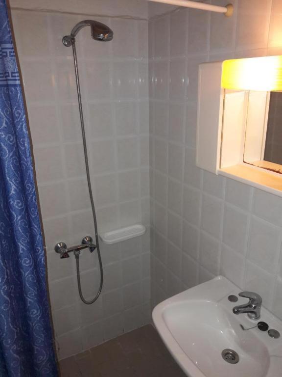 Rena Apartments Аспровалта Екстериор снимка