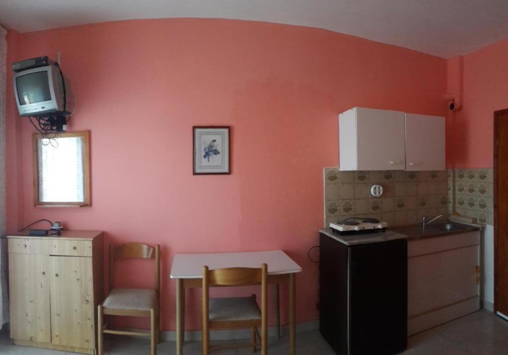 Rena Apartments Аспровалта Екстериор снимка